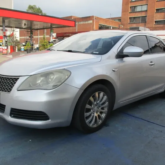 Suzuki Kizashi 2013 2400cc At Aa