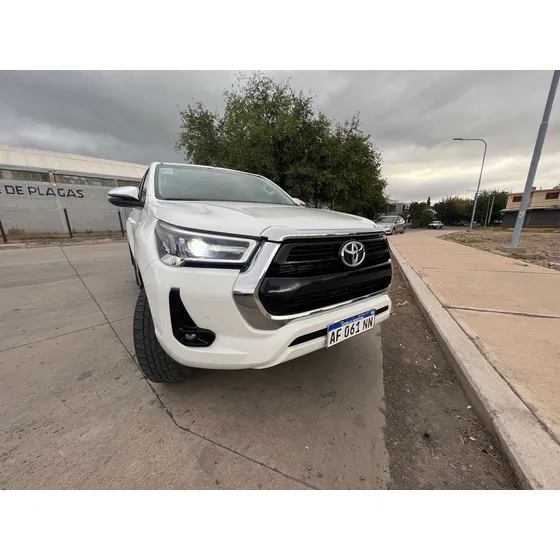 Toyota Hilux Pick-up 2.8 Cd Srv 204cv 4x2 At