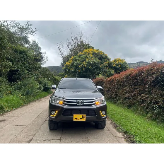 Toyota Hilux 2.8 Srx Dc 4x4 Tdi