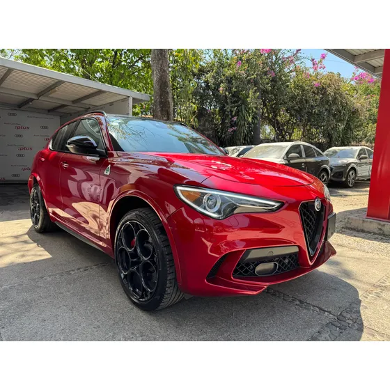 Alfa Romeo Stelvio 2.9l Quadrifoglio Verde V6 Bi-turbo At