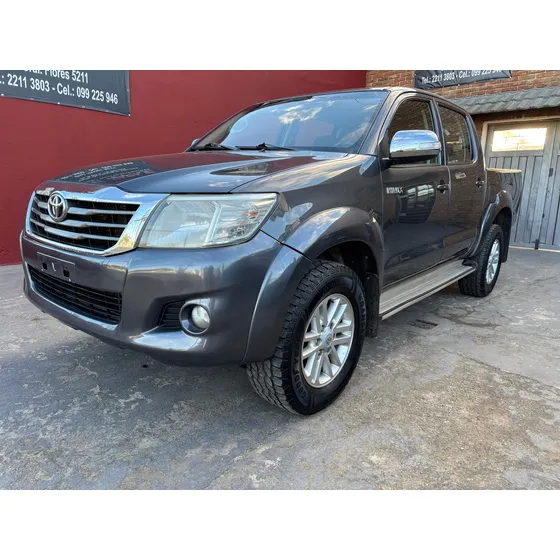 Toyota Hilux 2.7 Cd Srv Vvti 4x2 Cuero - B4