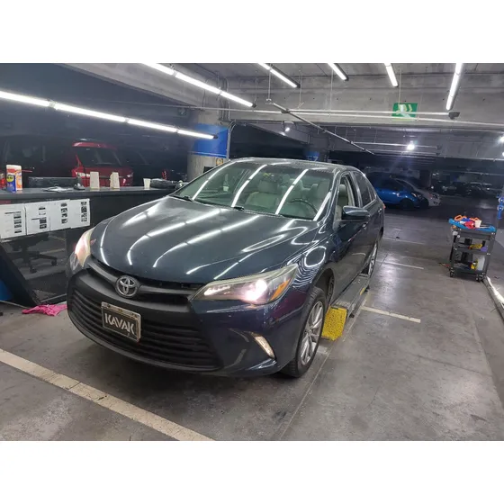 Toyota Camry 2.5 Xle L4 6at