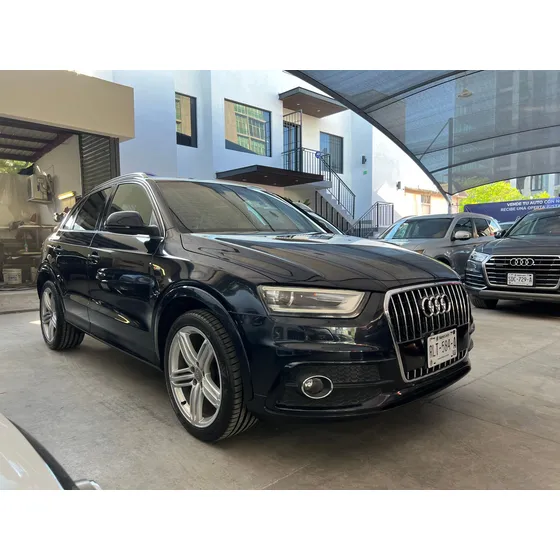 Audi Q3 2.0 S Line Plus 211hp S-tronic At