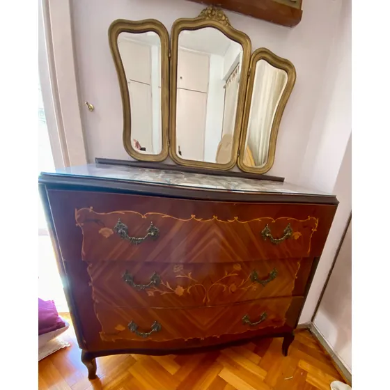 Comoda Dormitorio Con Mesas De Luz Y Espejo Estilo Luis Xv Marrón