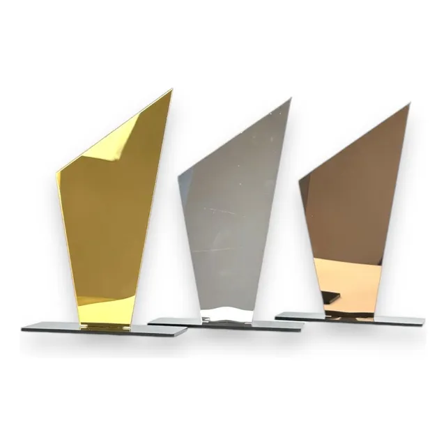 Kit 3 Troféus - Dourado, Prata E Bronze 10x18cm C/base Preta