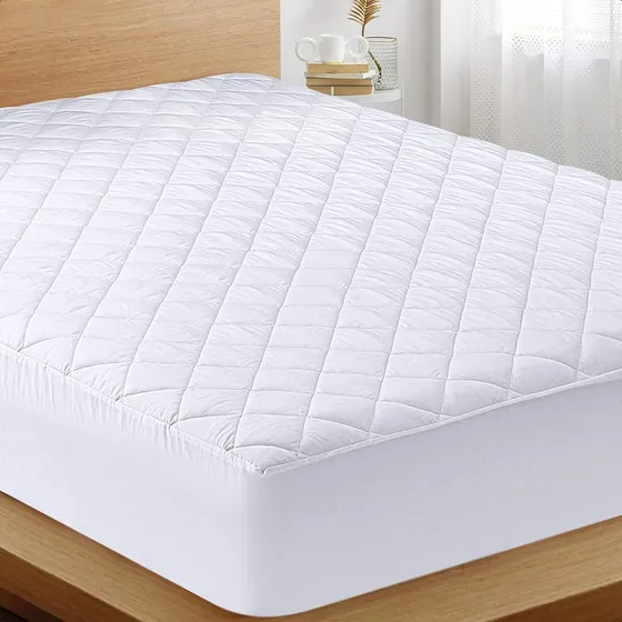 Cubrecolchón Impermeable Protector Premium Quilt 1.5 Plazas Blanco Rayas 1.5 Plazas