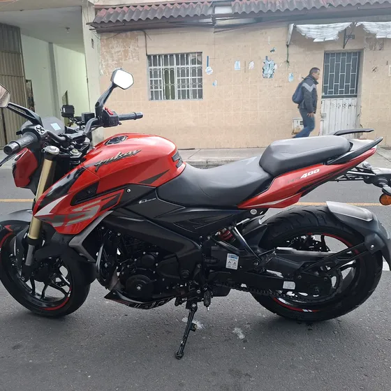 Pulsar Ns 400z/color: Rojo Racing