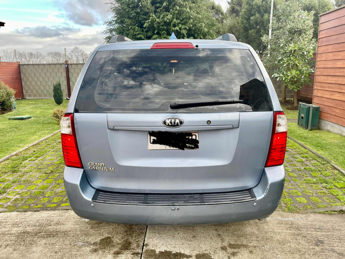 Kia Grand Carnival Full