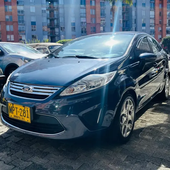 Ford Fiesta 2012 1.6 Sportback Automática