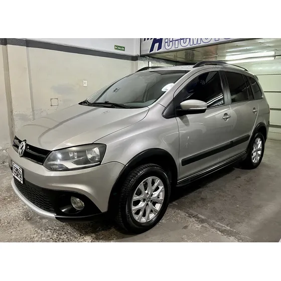 Volkswagen Suran Cross 1.6 Highline 101cv