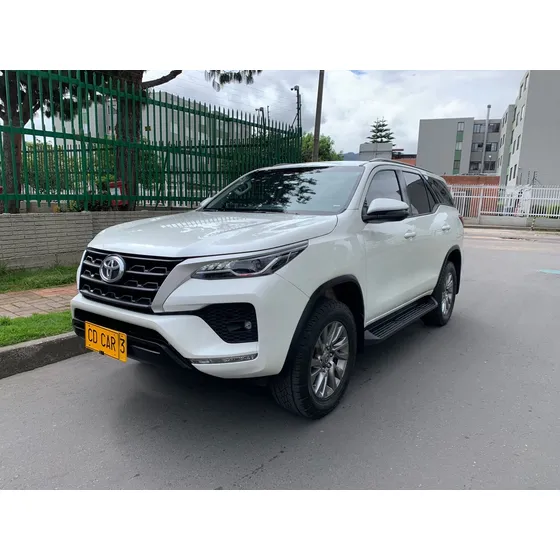 Toyota Fortuner 2.4 Street At 7as