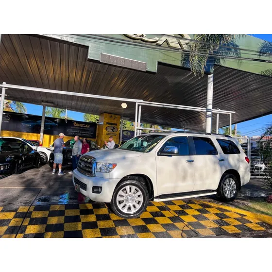 Toyota Sequoia 5.7 Limited V8 At