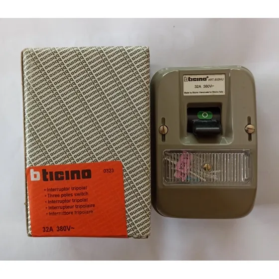 Interruptor Tripolar Marca Bticino Modelo 603nu 32a 380v