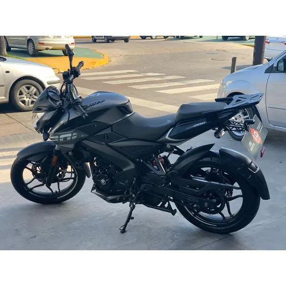 Bajaj Rouser 200