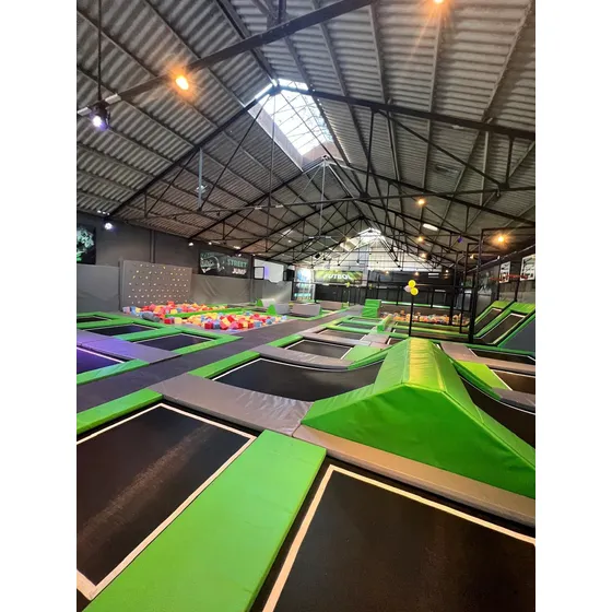 Parque De Camas Elasticas, Una Diversion Para Todos!