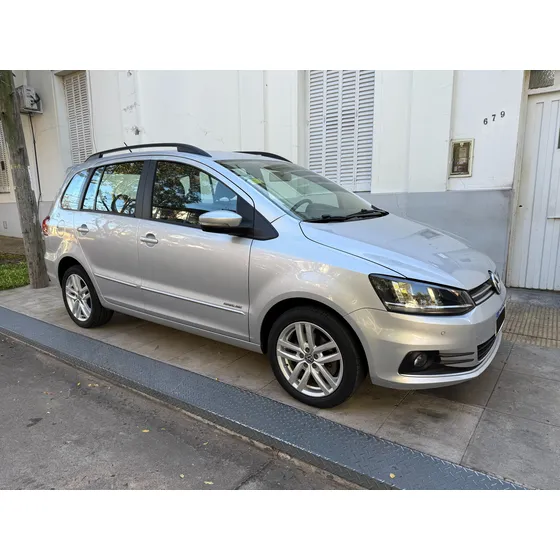 Volkswagen Suran 1.6 Imotion Highline 110cv