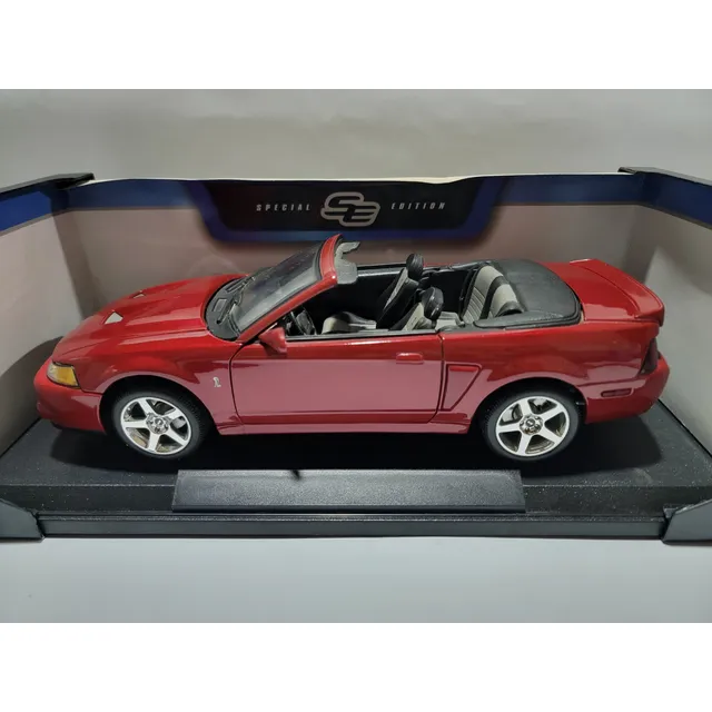 Auto A Escala 1/18 Ford Mustang Cobra Svt Convertible 2003