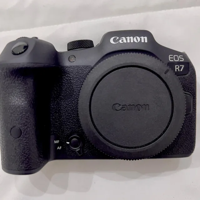 Vendo Cámara Canon R7 Nueva