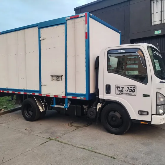 Furgón Carga Seca Nkr Chevrolet 2015 143.000kl  2 Dueños  To