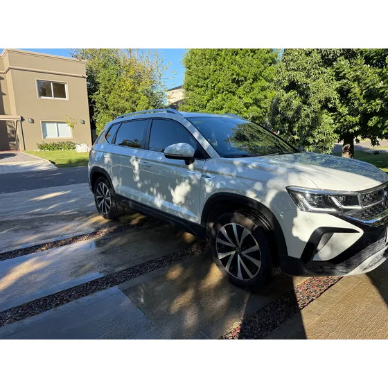 Volkswagen Taos Highline 1,4tsi 250