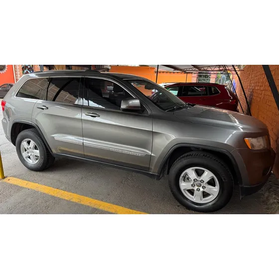 Jeep Grand Cherokee Laredo V6 Lujo 4x2 At