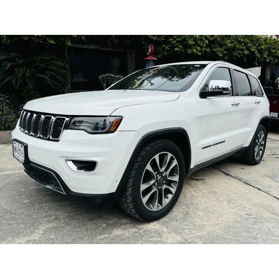 Jeep Grand Cherokee 5.7 Limited Lujo 4x4 At