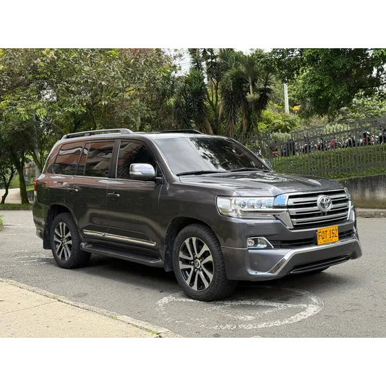 Toyota Land Cruiser 4.5 Imperial Fl Lc200 Diésel