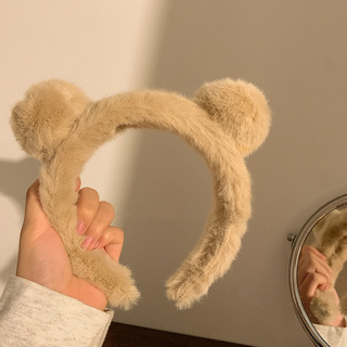 Bonita Argolla De Peluche Con Orejas De Oso Para Mujer Bonita Argolla De Peluche Con Orejas De Oso Para Mujer