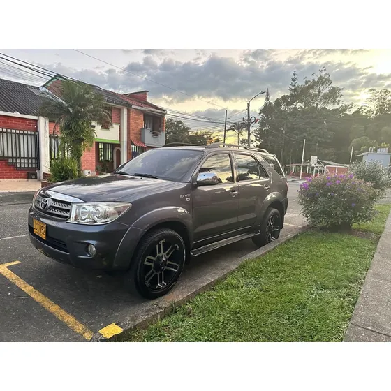 Toyota Fortuner 2.7l 4x4