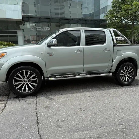 Toyota Hilux 2006 4x4 2.7 Gasolina Full Equipo Rin 20” Hermosa Vencambio