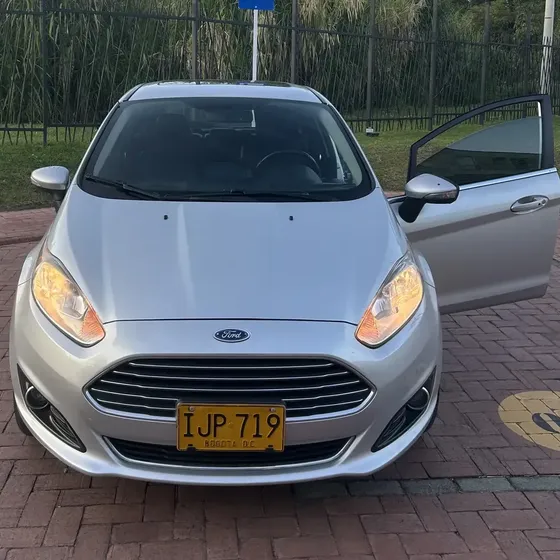 Ford Fiesta 2015 1.6 Titanium At