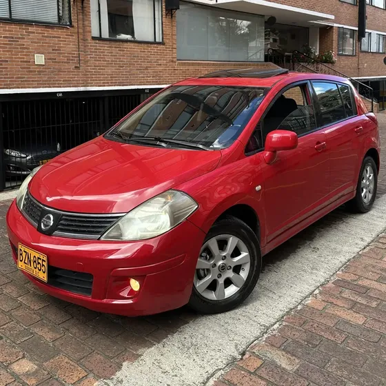 Nissan Tiida Hb 2007 1.8 Premium
