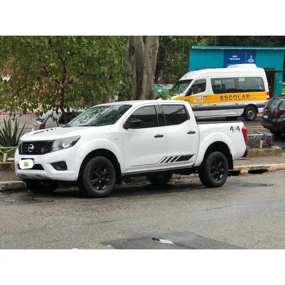 Nissan Frontier 2.3 S Cab. Dupla 4x4 4p