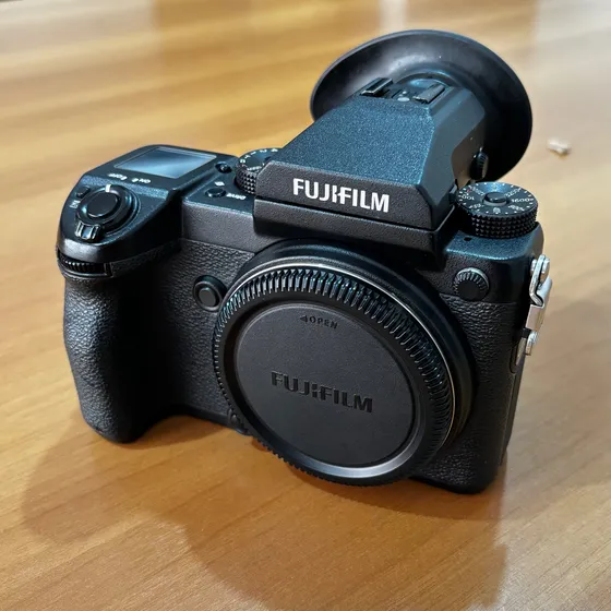Fujifilm Gfx 50s + Grip Fuji Médio Formato Preto