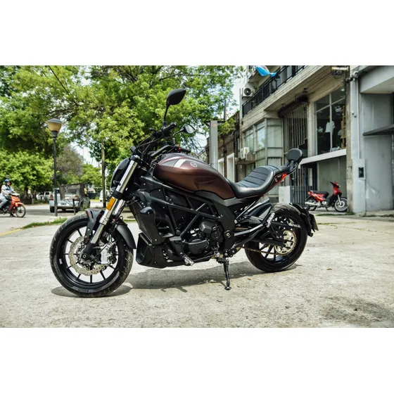 Benelli 502 Cruiser 2022