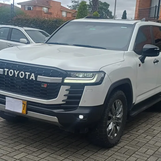 Toyota Land Cruiser 300 2024 3.4 300 Gr-s