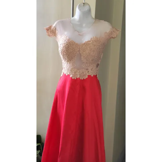 Vestido Largo Rojo/beige. Talla M. Usado.