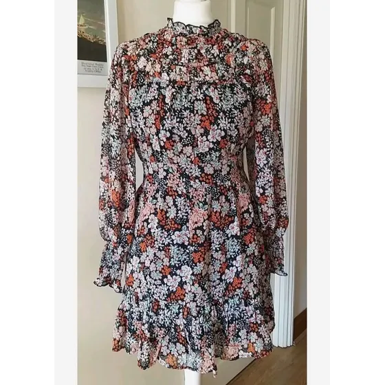 Vestido De Mini Cuello Alto, Manga Larga Floreado, Top Shop