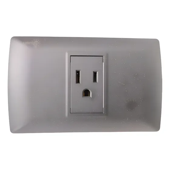 Tomacorriente Sencillo Con Tierra Bj Light Negro 15amp 250v