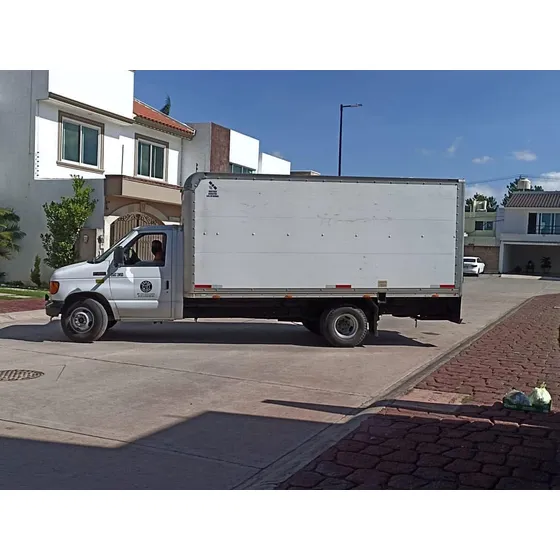 Ford E-350 Caja Seca