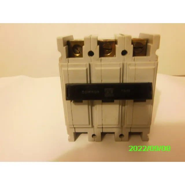 Breaker 100 Amp X 3 Hasta 240v Luminex 10ka Usado 