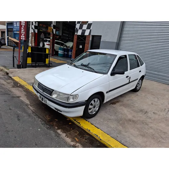 Volkswagen Pointer 1.8 Cli