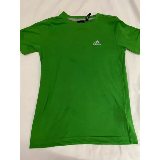 Franela adidas Niño Talla 8/10 Usada