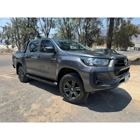 Toyota Hilux 2.7 Cabina Doble Sr Mt