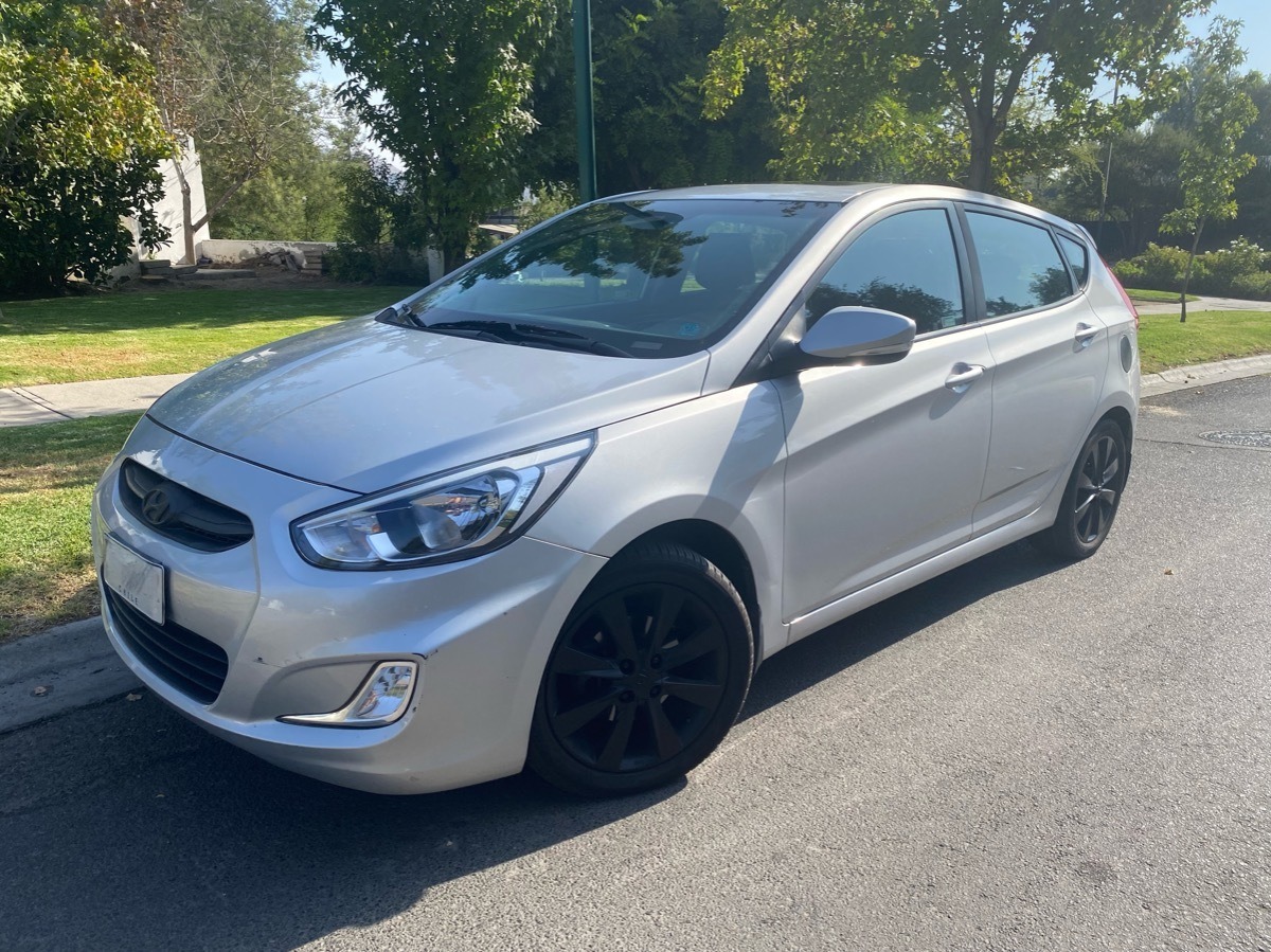 Hyundai Accent Hb 1.6 Full At