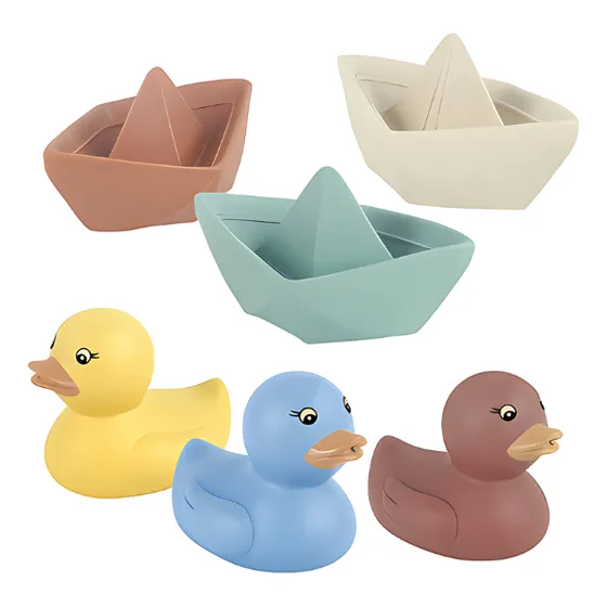 Set De Baño 3 Barcos 3 Patitos Lanzan Agua Color Barcos Y Patitos