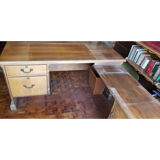 Remate. Escritorio Hervigon Con Su Silla