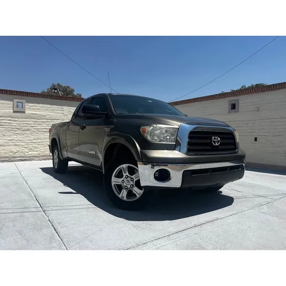 Toyota Tundra Sr5 V8 4x4 At