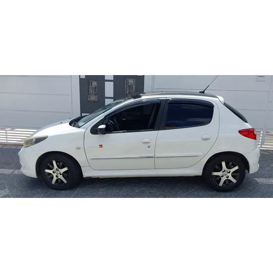 Peugeot 207 1.6 16v Quiksilver Flex 5p