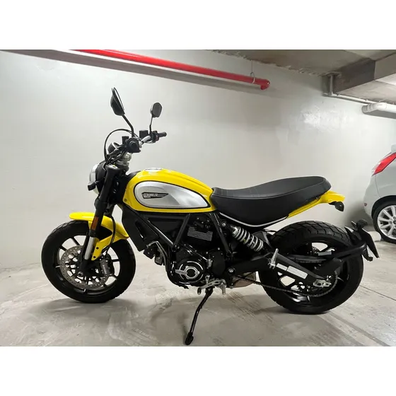 Moto: Ducati Scrambler 800 Icon Año 2021 